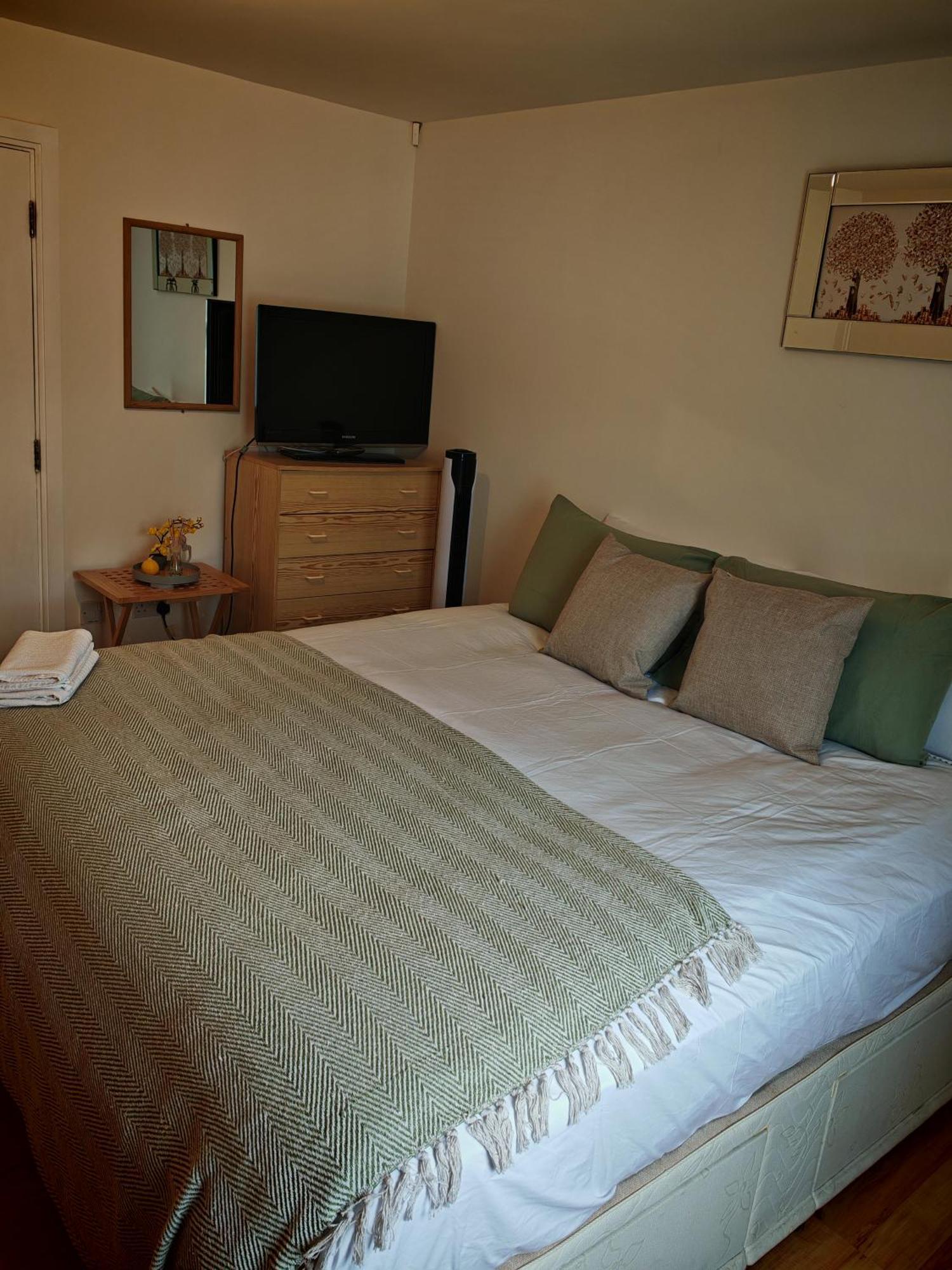 Spacious & Cosy Double And Single Bedrooms Close To Hendon & Colindale Tube Stations Extérieur photo